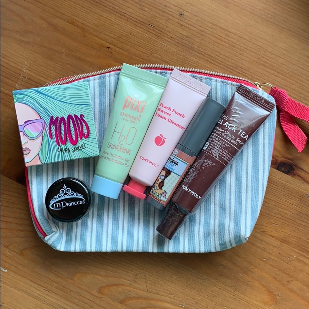 Ipsy glam bag and 6 makeup items
